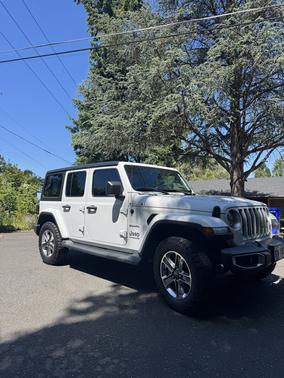 White 2019 Jeep Wrangler Unlimited Sahara
