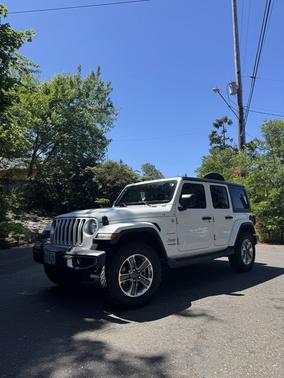 White 2019 Jeep Wrangler Unlimited Sahara