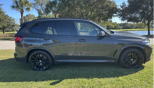 2022 BMW X5 M50i