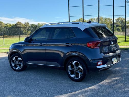 Blue 2022 Hyundai VENUE Limited