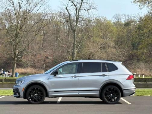2021 Volkswagen Tiguan 2.0T SE R-Line Black