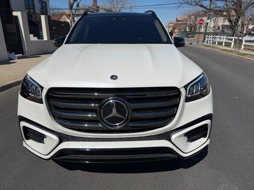 White 2024 Mercedes-Benz GLS 450 4MATIC
