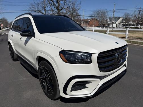 White 2024 Mercedes-Benz GLS 450 4MATIC