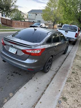 Gray 2014 Ford Focus SE