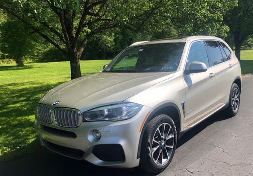 Photo 4 of 27 of 2016 BMW X5 xDrive35i