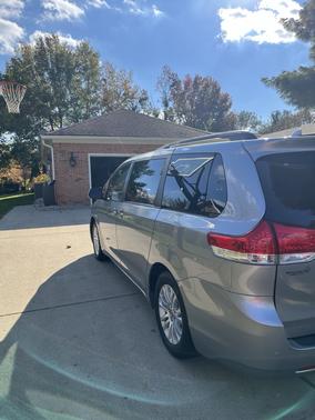 2011 Toyota Sienna XLE