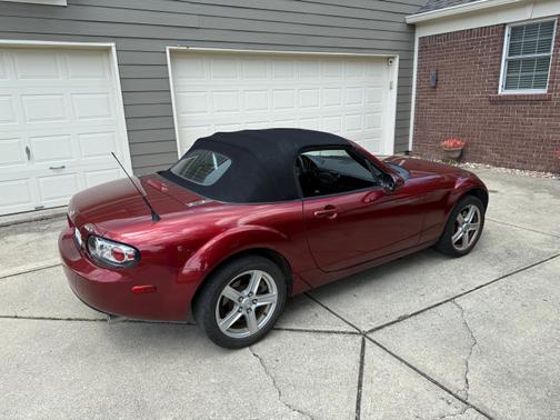 2006 Mazda MX-5 Miata Touring