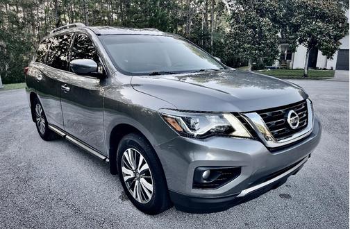 Gray 2019 Nissan Pathfinder S