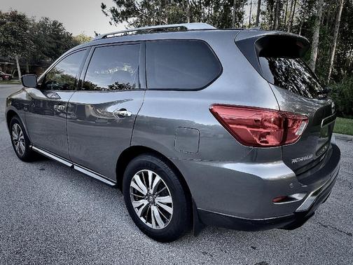 Gray 2019 Nissan Pathfinder S
