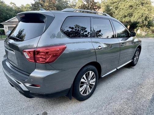 Gray 2019 Nissan Pathfinder S