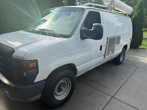 White 2008 Ford E350 Super Duty Base