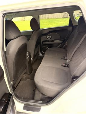 White 2015 Kia Soul !
