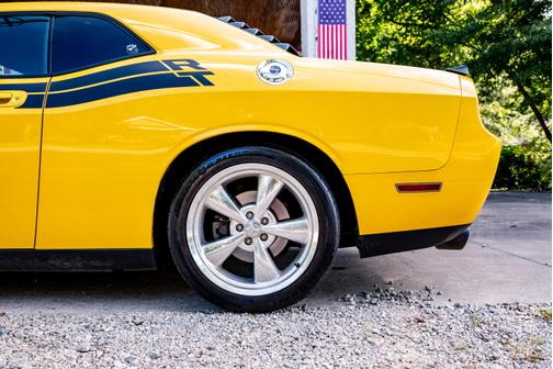 Yellow 2010 Dodge Challenger R/T