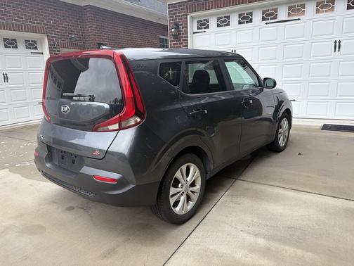 Gray 2021 Kia Soul S