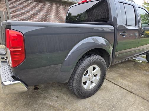Gray 2012 Nissan Frontier SV
