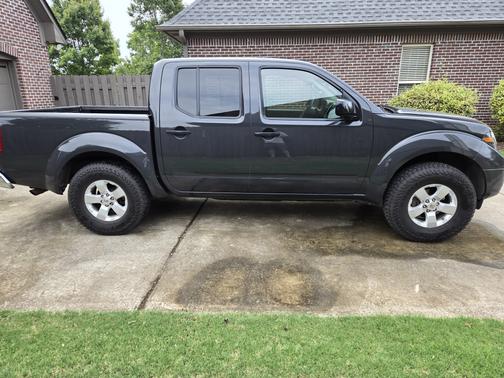 Gray 2012 Nissan Frontier SV