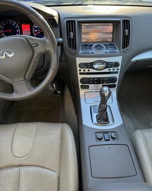 2009 INFINITI G37 x