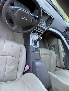 2009 INFINITI G37 x