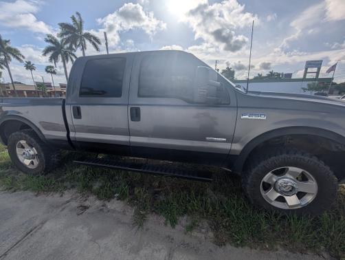 2006 Ford F-250 Lariat Crew Cab Super Duty