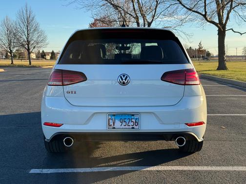 2019 Volkswagen Golf GTI 2.0T SE 4-Door