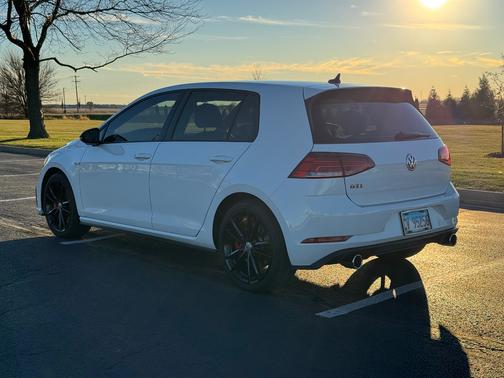 2019 Volkswagen Golf GTI 2.0T SE 4-Door