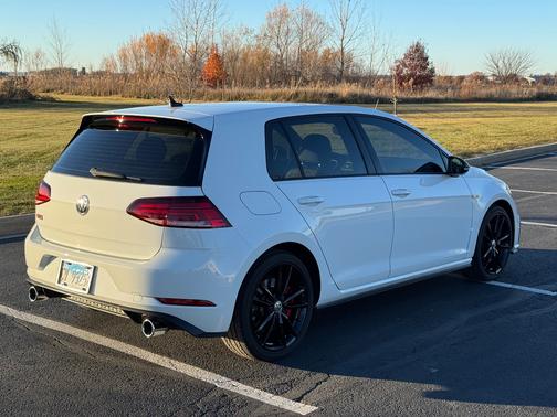 2019 Volkswagen Golf GTI 2.0T SE 4-Door