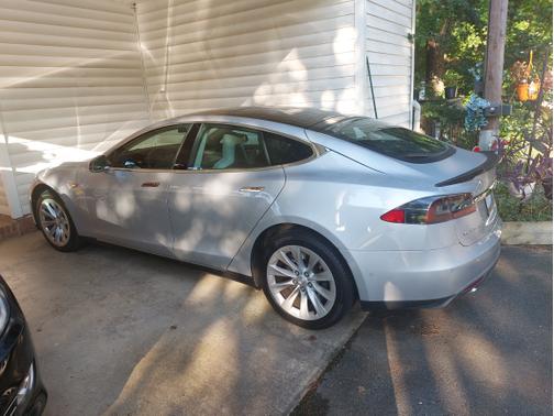 2016 Tesla Model S 90D