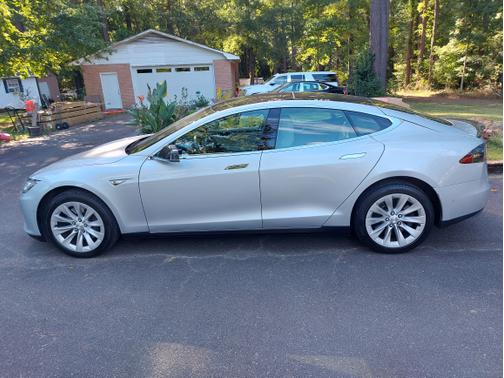 2016 Tesla Model S 90D