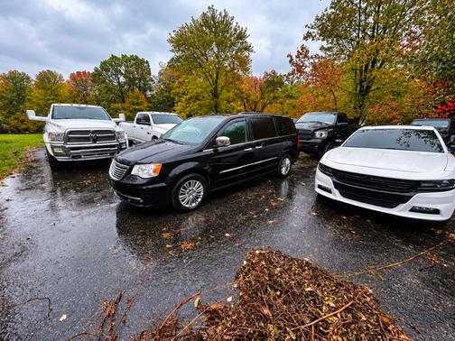 Black 2015 Chrysler Town & Country Touring-L