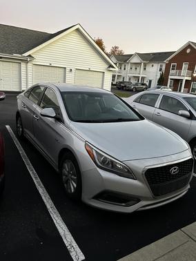 2016 Hyundai SONATA Hybrid SE