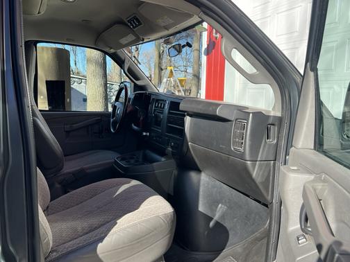 2017 Chevrolet Express 3500 LT