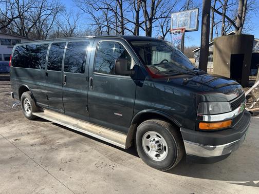 2017 Chevrolet Express 3500 LT