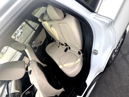 White 2021 BMW X1 sDrive28i