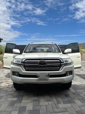 2019 Toyota Land Cruiser Base