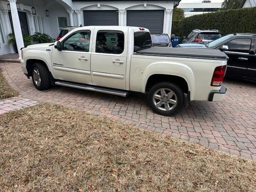 White 2012 GMC Sierra 1500 SLE