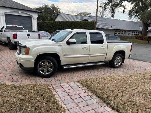 White 2012 GMC Sierra 1500 SLE