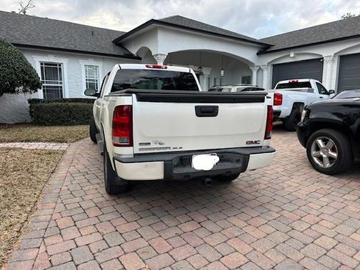 White 2012 GMC Sierra 1500 SLE
