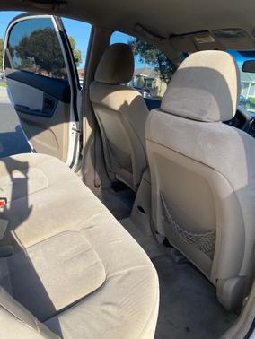 White 2005 Kia Spectra LX