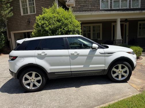 White 2014 Land Rover Range Rover Evoque Pure