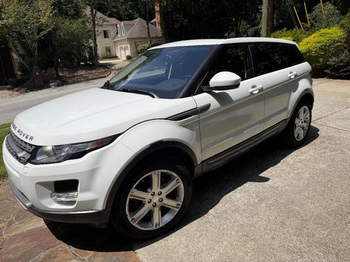 White 2014 Land Rover Range Rover Evoque Pure