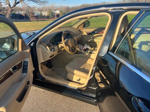 Black 2008 Mercedes-Benz C-Class C 300 4MATIC Luxury