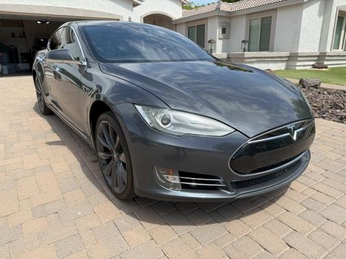 2015 Tesla Model S P85D
