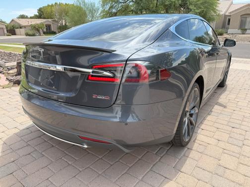 2015 Tesla Model S P85D