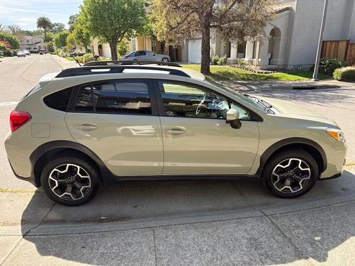 Beige 2015 Subaru XV Crosstrek 2.0i Premium
