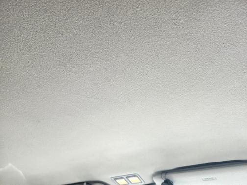 White 1996 Lincoln Town Car Signature