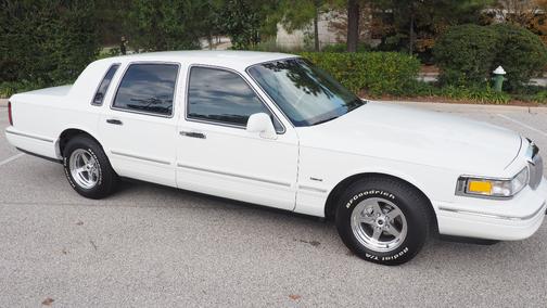 1996 Lincoln Town Car Signature