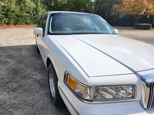 1996 Lincoln Town Car Signature