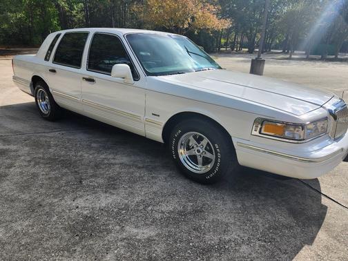 1996 Lincoln Town Car Signature