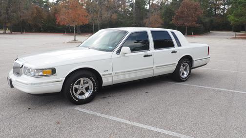 1996 Lincoln Town Car Signature