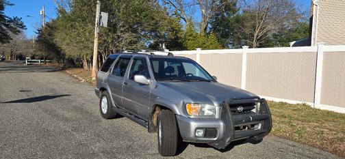 2001 Nissan Pathfinder LE